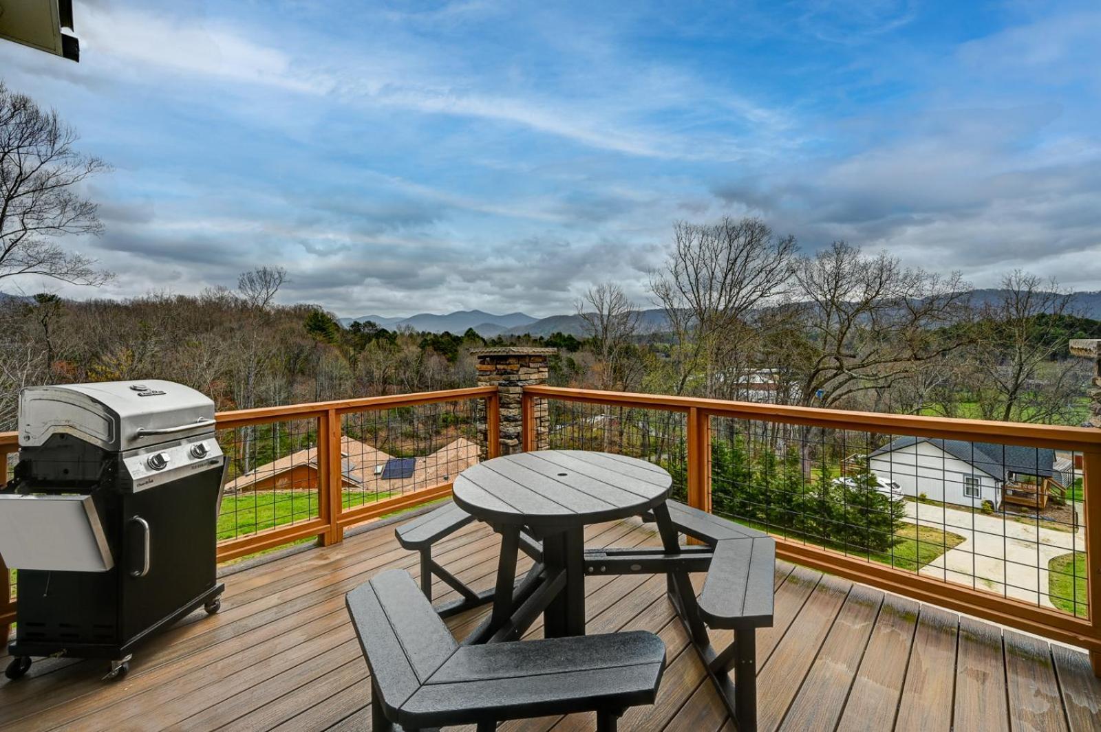 Weaverville Mon Tresor, Modern Mountain Views With Deckヴィラ エクステリア 写真