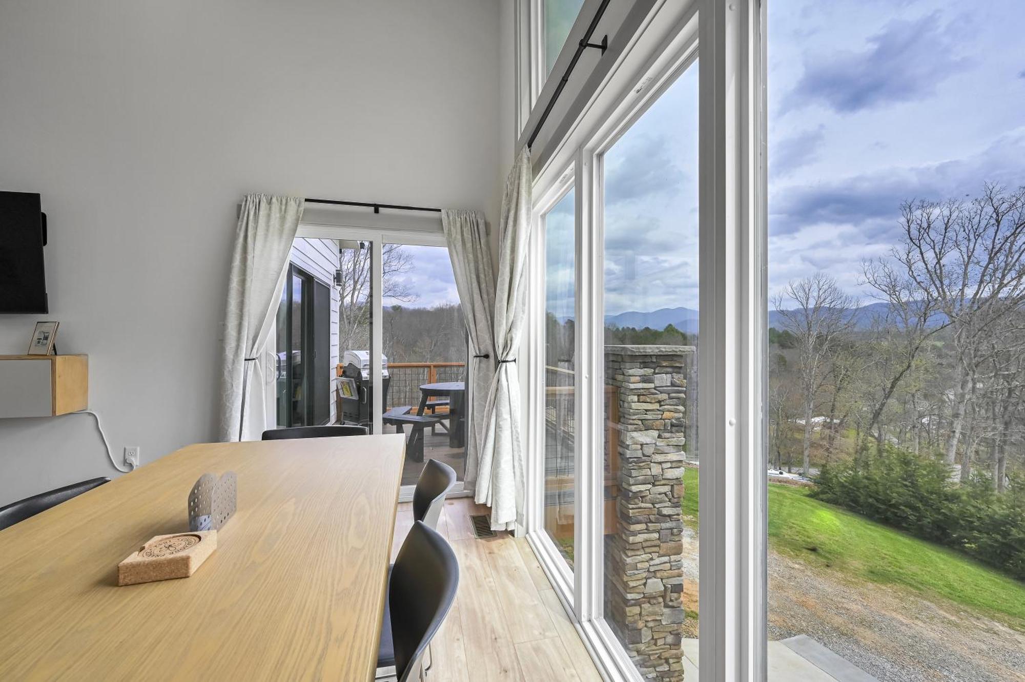 Weaverville Mon Tresor, Modern Mountain Views With Deckヴィラ エクステリア 写真
